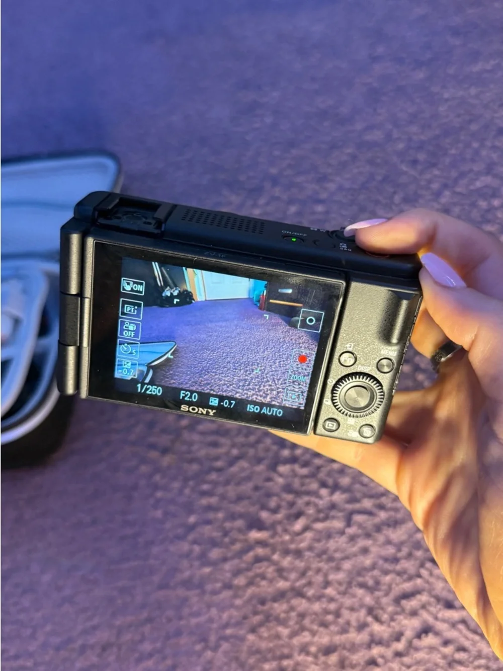Sony Black ZV1F Camera *PERFECT CONDITION* case, tripod & more! caption ⬇️